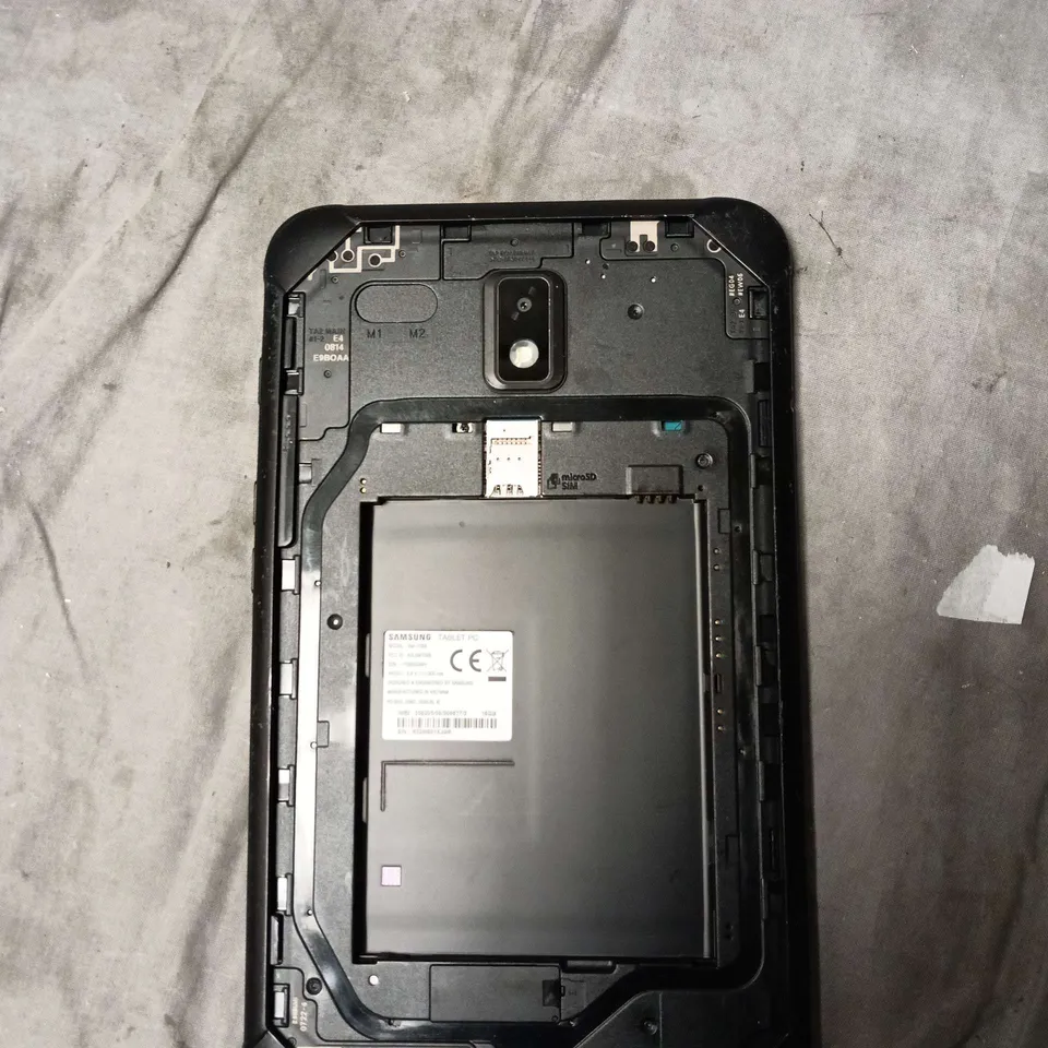 SAMSUNG TABLET PC – CRACKED SCREEN 