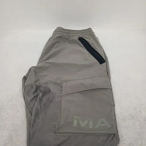 NIKE CARGO PANTS - 2XL