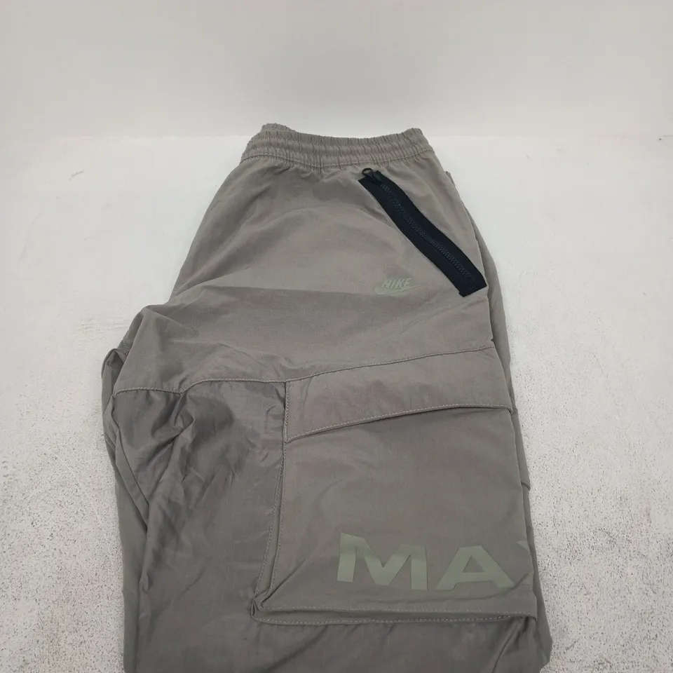 NIKE CARGO PANTS - 2XL