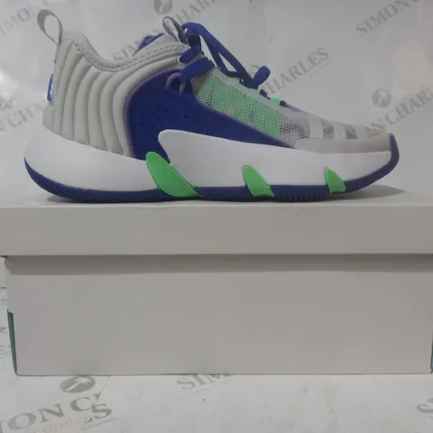 BOXED PAIR OF ADIDAS TRAE UNLIMITED SHOES IN WHITE/BLUE/LIME UK SIZE 8