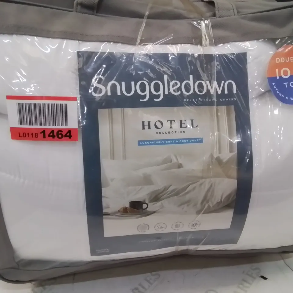 SNUGGLEDOWN HOTEL COLLECTION DOUBLE DUVET AND PILLOW SET