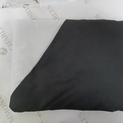 OHS BRENTFORDS REVERSIBLE DUVET SET WHITE/BLACK DOUBLE 200X200