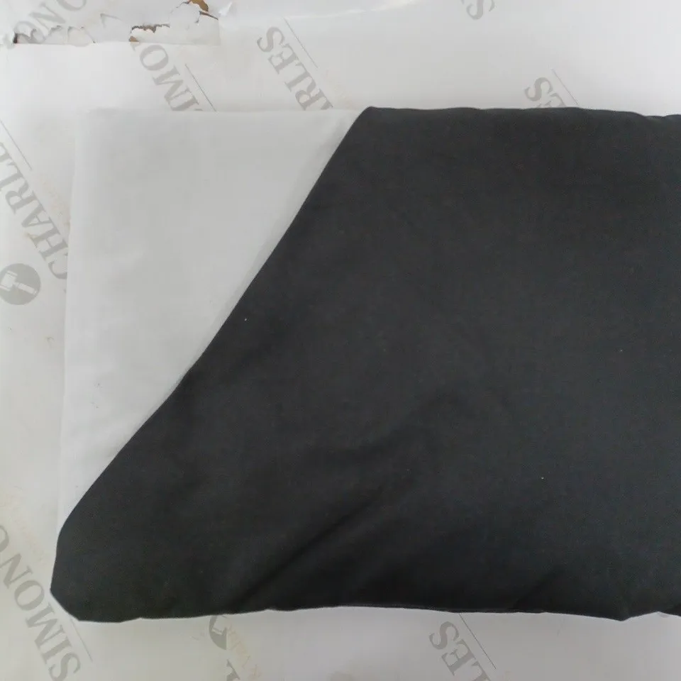 OHS BRENTFORDS REVERSIBLE DUVET SET WHITE/BLACK DOUBLE 200X200
