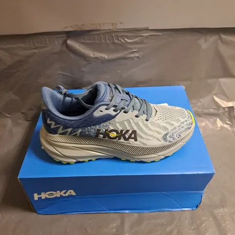 BOXED PAIR OF HOKA CHALLENGER ATR 7 TRAINERS IN BLUE/GREY SIZE UK 5