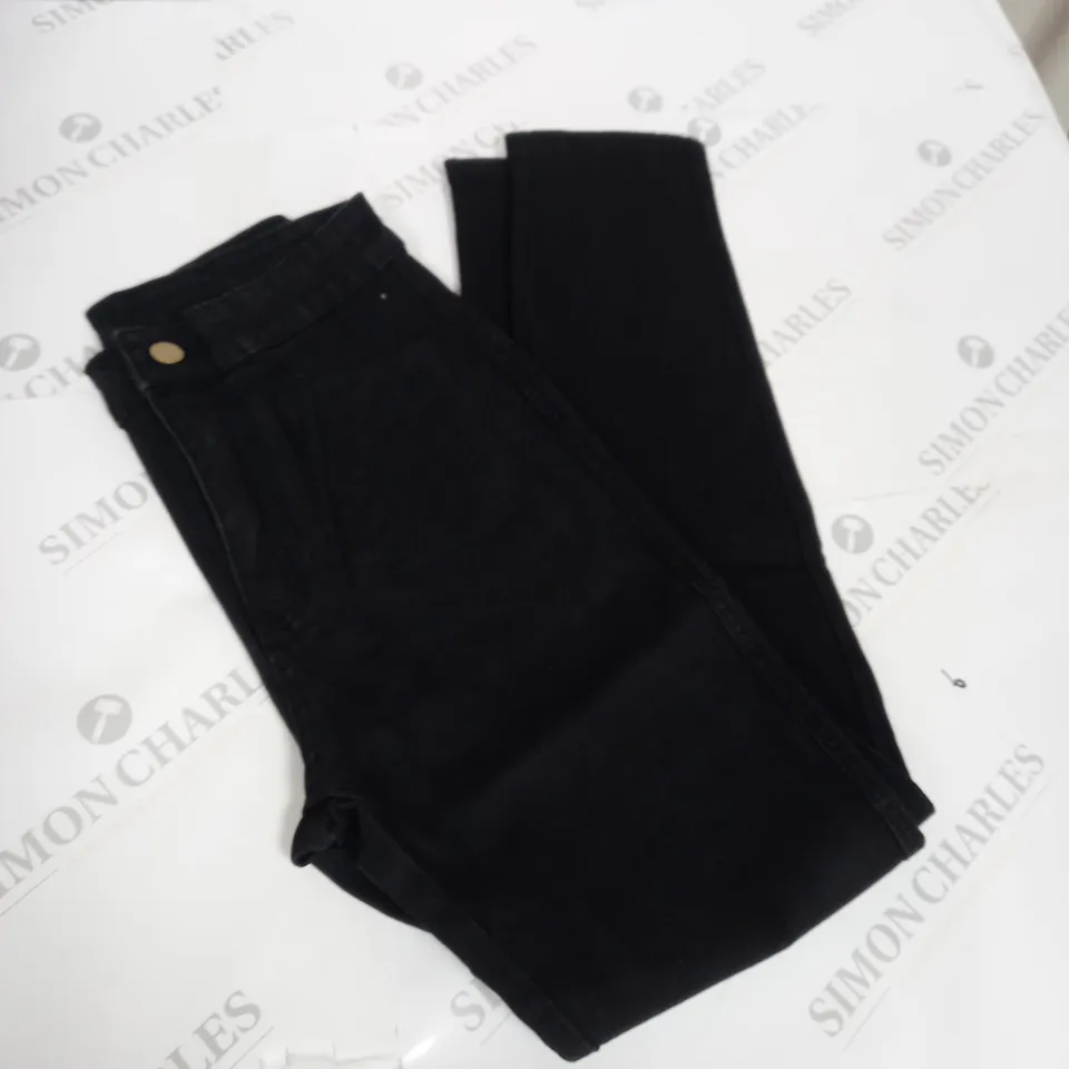 BLACK SKINNY DENIM JEANS SIZE M