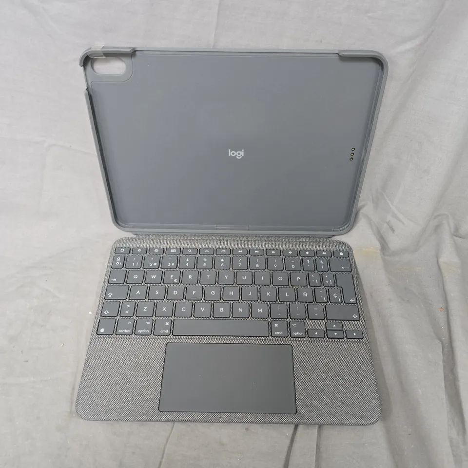 BOXED LOGITECH COMBO TOUCH IPAD AIR (4TH&5TH GEN) CASE (SPANISH LAYOUT)