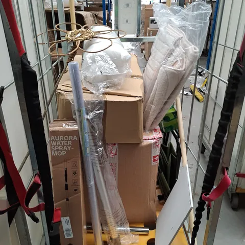 CAGE OF APPROXIMATELY 10 ASSORTED HOUSEHOLD ITEMS TO INCLUDE - CREAM RUG - CAMPING CHAIR - SPRAY MOP - COLLECTION ONLY