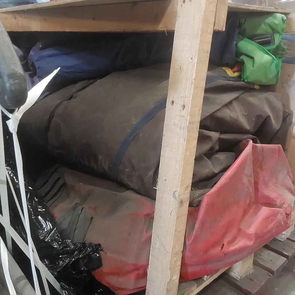 PALLET CONTAINING A LARGE QUANTITY OF ASSORTED ITEMS INCLUDING: CAMPING CHAIR ECT