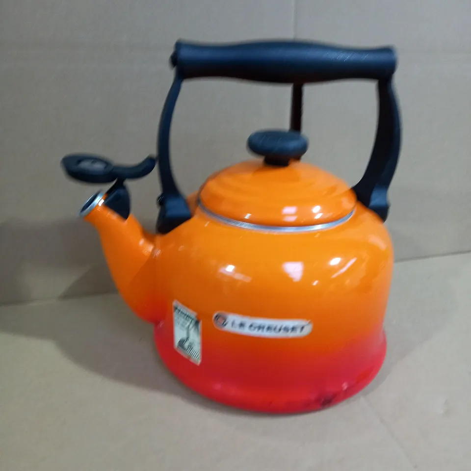 LE CREUSET STOVE KETTLE 2.1L