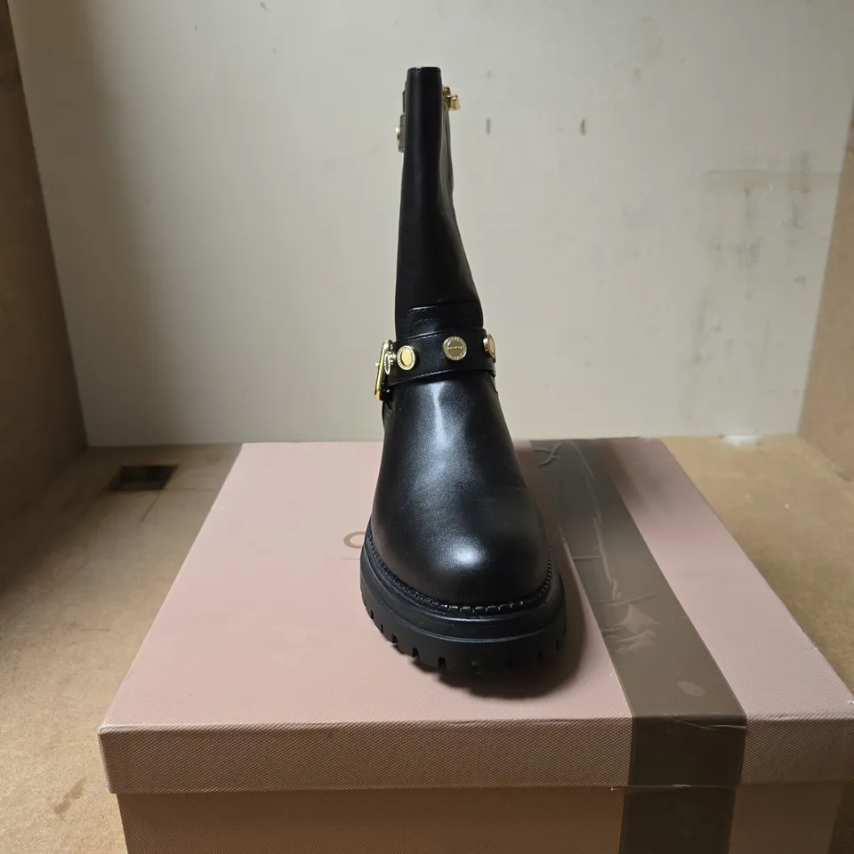 CARVELA WOMENS BLACK BOOTS SIZE EU 40 BOXED