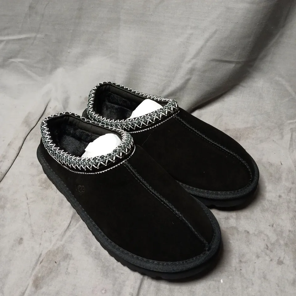 UGG BLACK SUEDE WOMEN'S SLIPPERS WITH CROCHET-STYLE TRIM SIZE 5