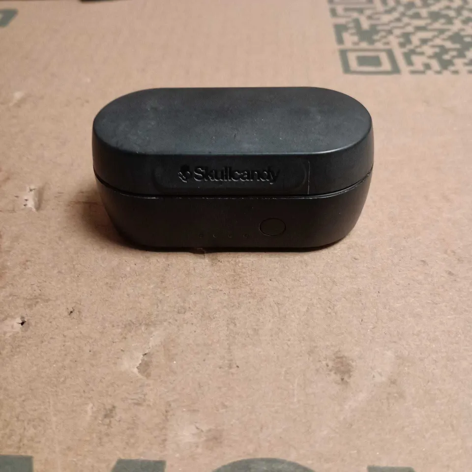 SKULLCANDY SESH TRUE WIRELESS EARBUDS WITH CHARGING CASE (BLACK) - UNBOXED 