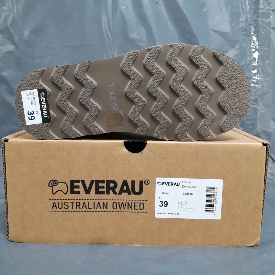 BOXED PAIR OF EVERAU HERON SHOES IN CARIBOU SIZE EU 39