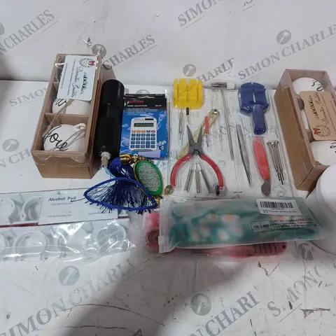 GROUP OF ASSORTED HOUSEHOLD ITEMS TOO INCLUDE DECRETIVE ITEMS AND TOOLS