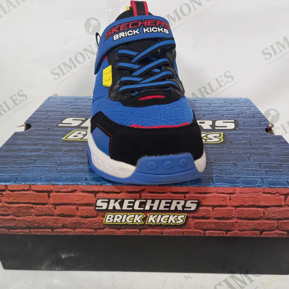 BOXED PAIR OF SKECHERS BRICK KICKS TRAINERS IN BLUE/RED/YELLOW UK SIZE 3.5