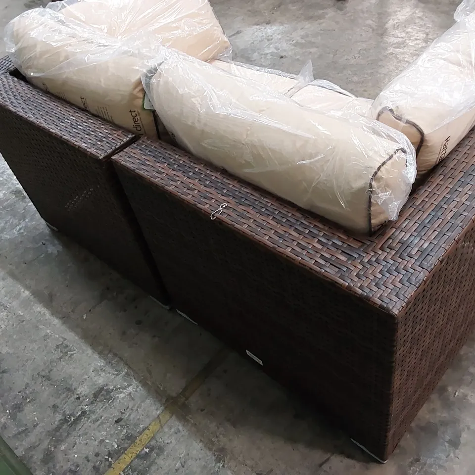 DESIGNER RATTAN 2 SEATER GARDEN/PATIO SOFA IN CHOCOLATE MIX AND COFFEE CREAM COLOUR WITH CUSHIONS