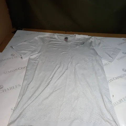 LARGE GYMSHARK SPORTS TOP