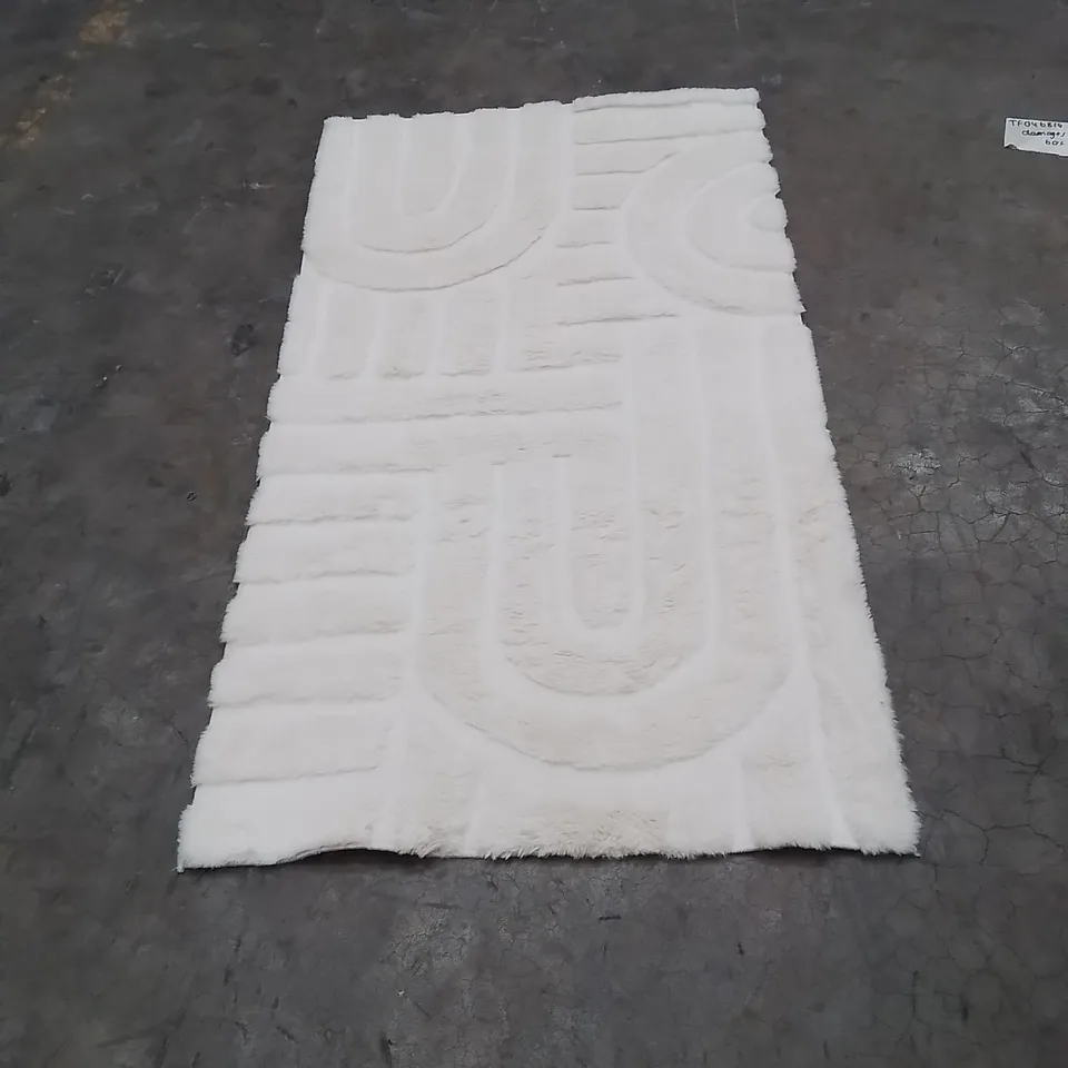 QUALITY DESIGNER AREA RUG - APPROXIMATELY 160X90CM