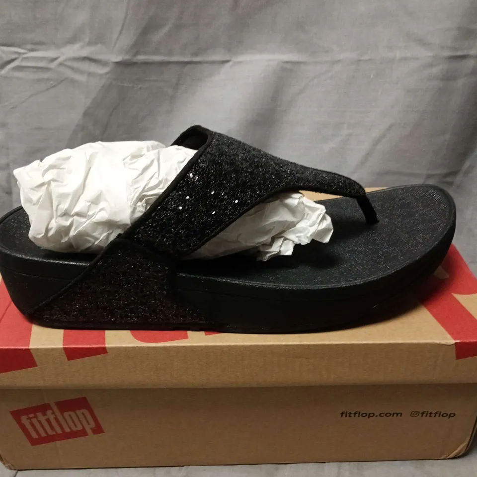 BOXED PAIR OF FITFLOP LULU GLITTER TOE-THONGS TOE POST - UK 8