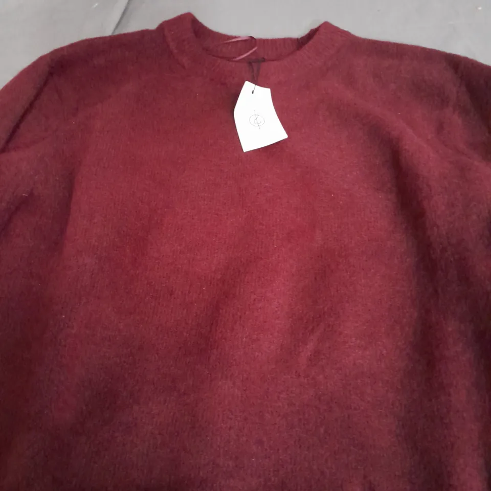 STRADIVARIUS KNITTED JUMPER IN WINE RED - EUR XS