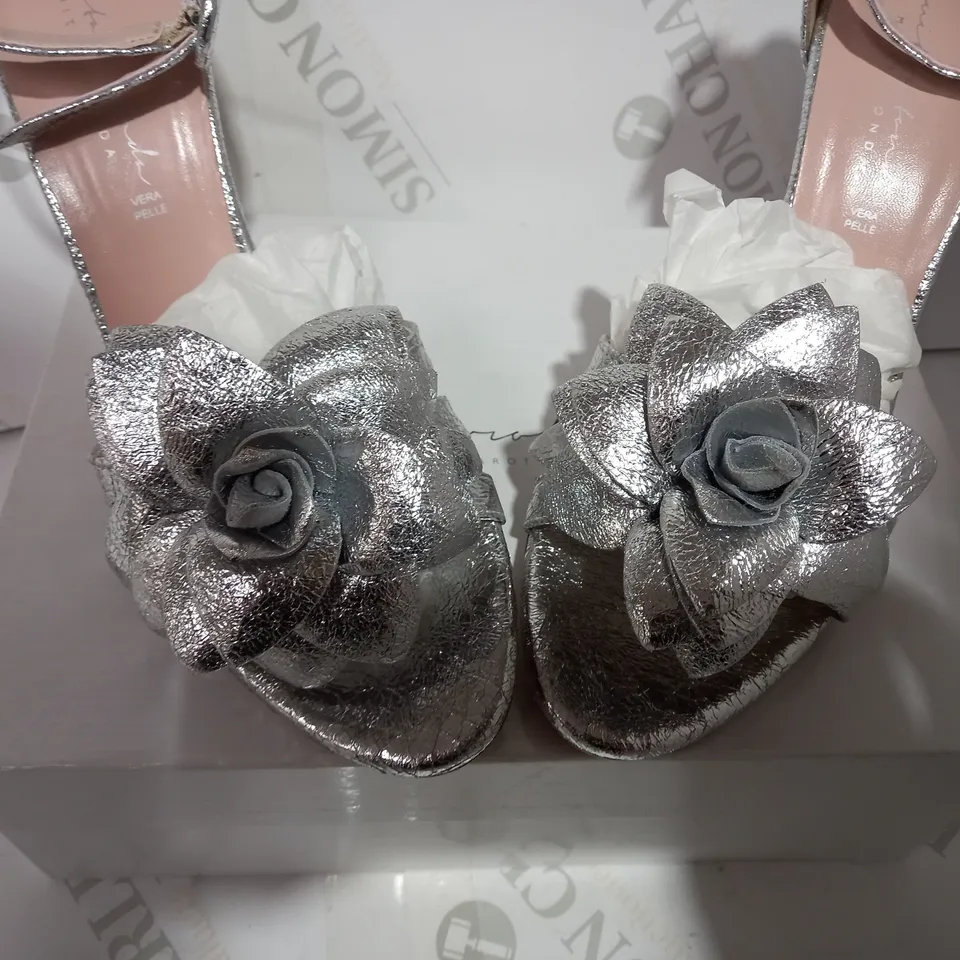 BOXED PAIR OF DESIGNER SILVER STATEMENT SANDALS - SIZE 8