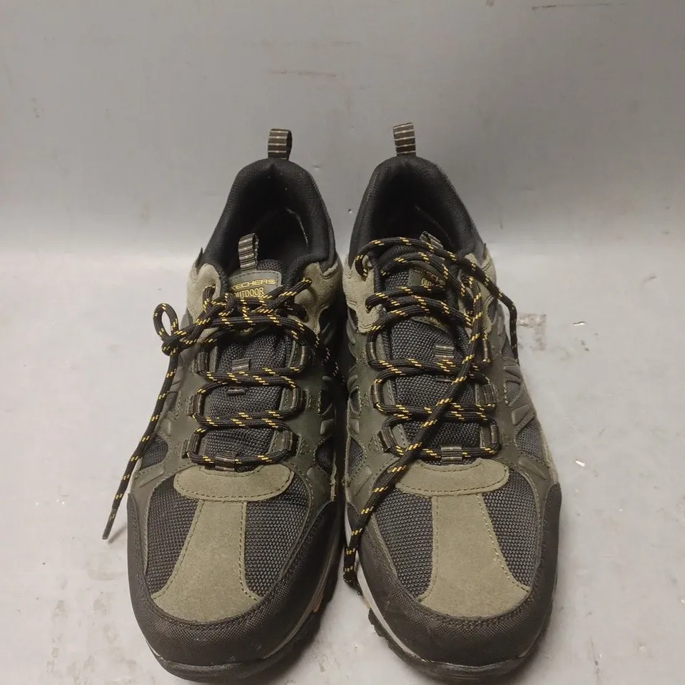 UNBOXED PAIR OF SKECHERS RELAXED FIT WATERPROOF SHOES - UK SIZE 11