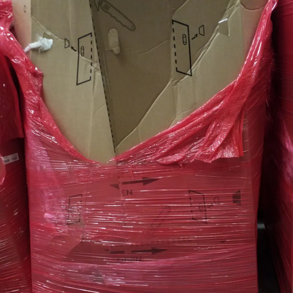 PALLET CONTAINING ASSORTED PRODUCTS INCLUDING SHOWER CHAIR, RETRACTABLE SAFTEY GATE, BABY WALKER, BOOSTER SEAT & TOILET SEAT 