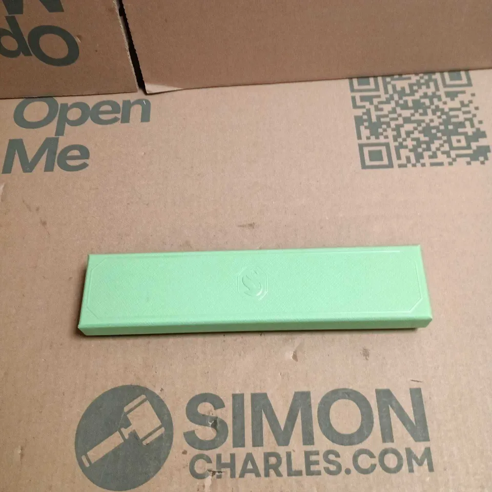 SWAROVSKI CRYSTAL BRACELET IN MINT PRESENTATION BOX