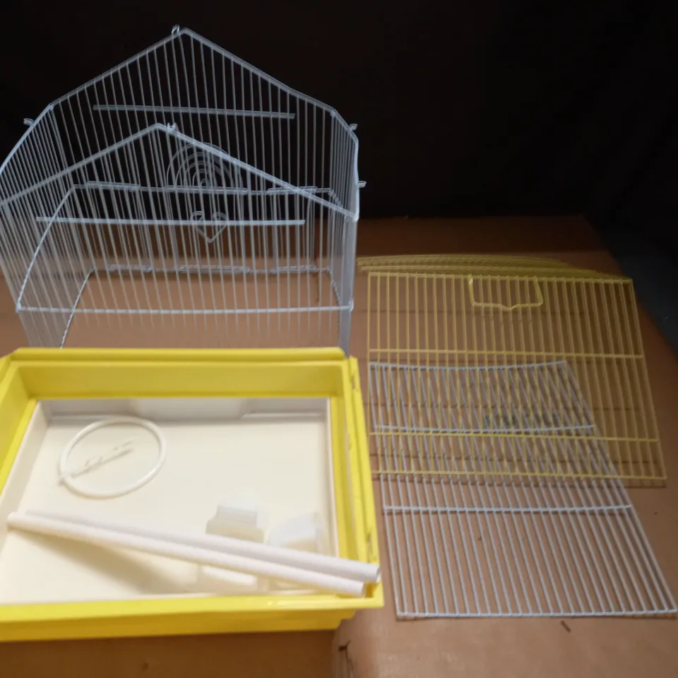 BIRDCAGE WITH SLIDE OUT PLASTIC BASE
