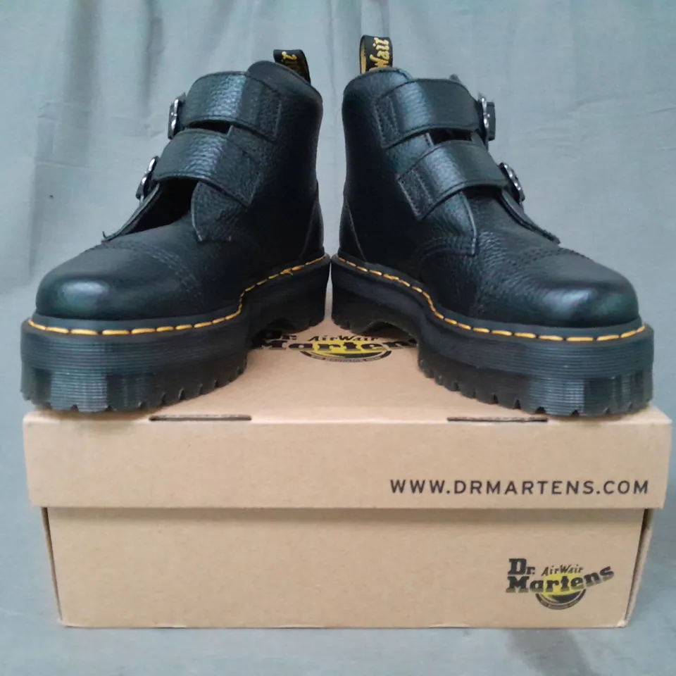 BOXED PAIR OF DR MARTENS DEVON FLWR ANKLE BOOTS IN BLACK UK SIZE 5