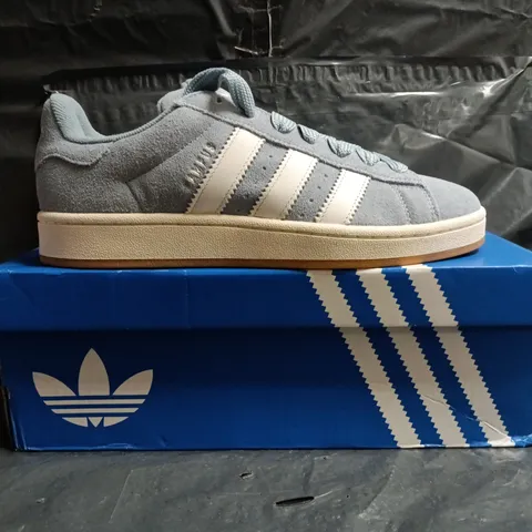BOXED PAIR OF ADIDAS CAMPUS 00S TRAINERS IN LIGHT BLUE SIZE UK 9