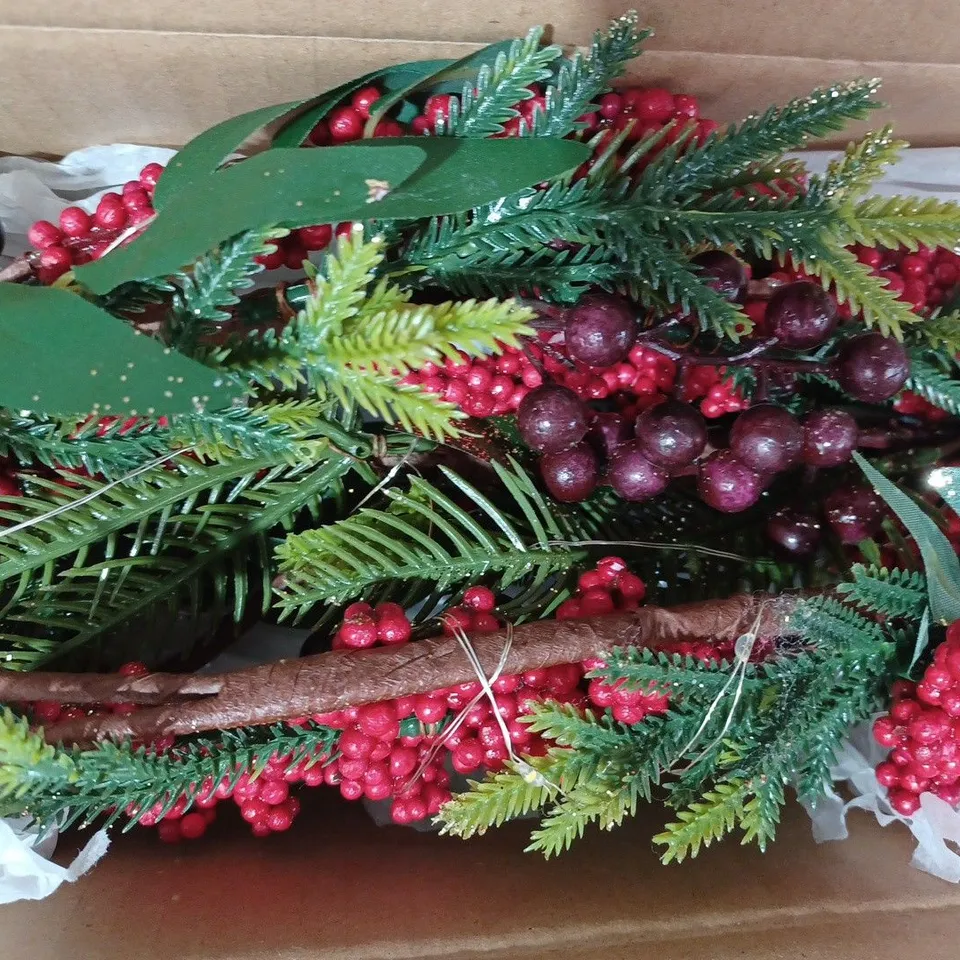 HOME REFLECTIONS 135CM PRELIT BERRY GARLAND RED