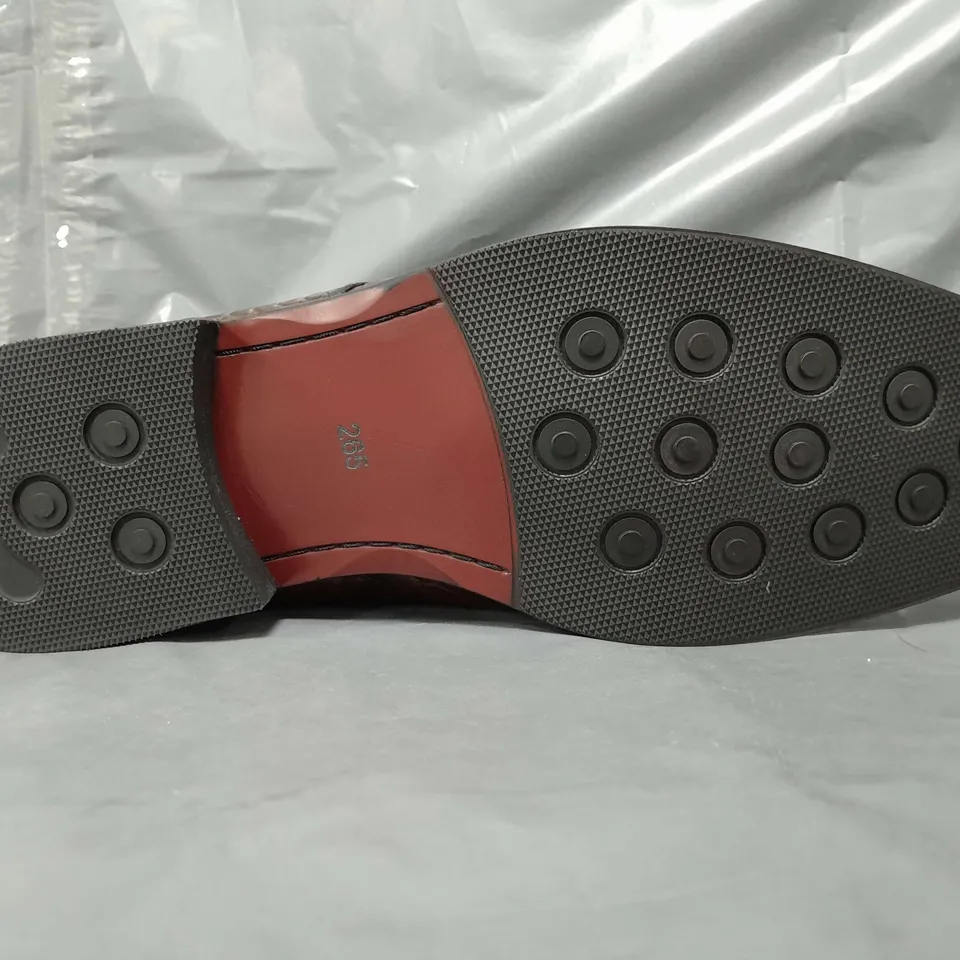 BOXED PAIR OF GIOVANNI VALENTINE SHOES IN DARK BROWN ASIAN SIZE 265