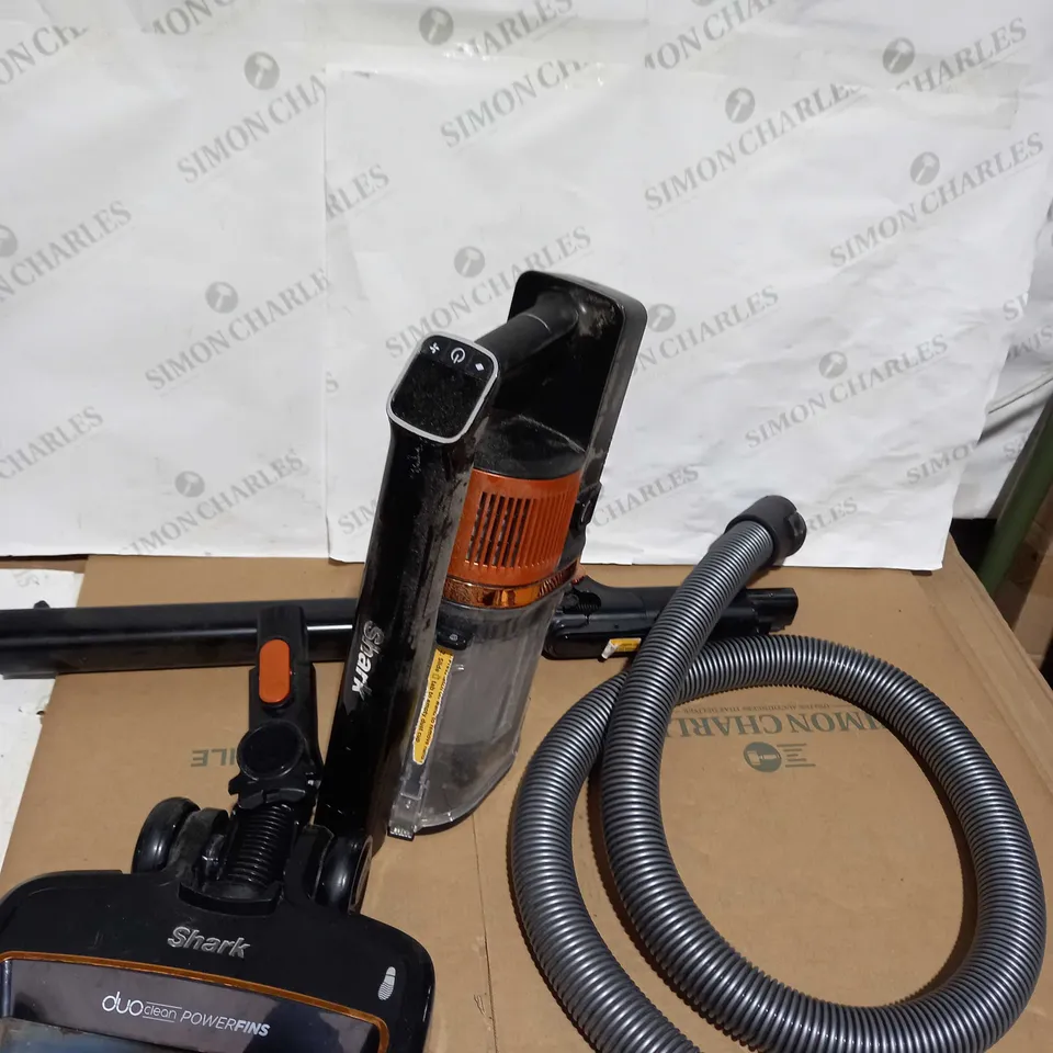 SHARK ANTI HAIR WRAP CORDLESS STICK VACUUM