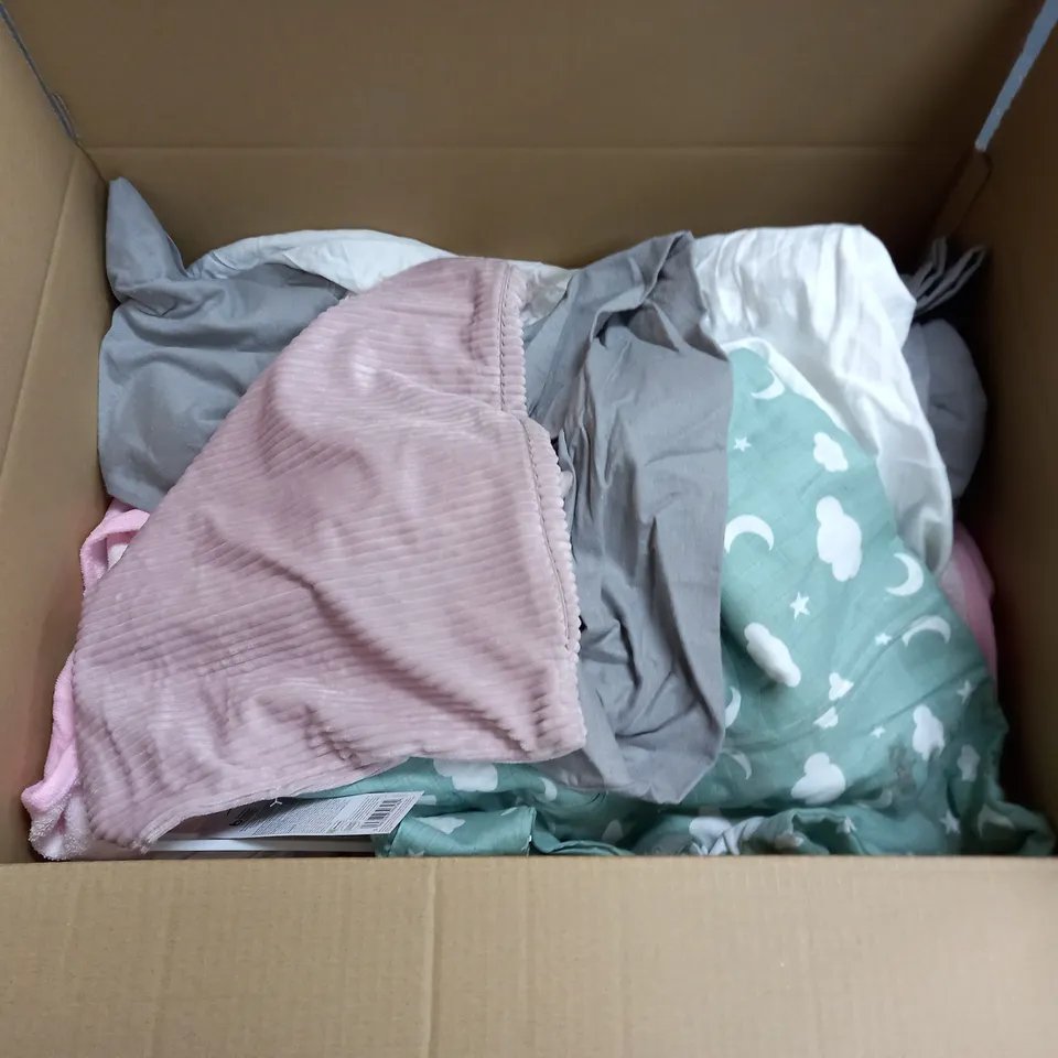 LARGE QUANTITY OF ASSORTED HOME FABRIC ITEMS TO INCLUDE FILLED CUSHION, BEDDING SHEETS AND HOT WATER BOTTLE