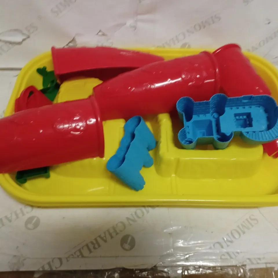 SUNSHINE FUN CLUB SAND & WATER TABLE  RRP £29.99