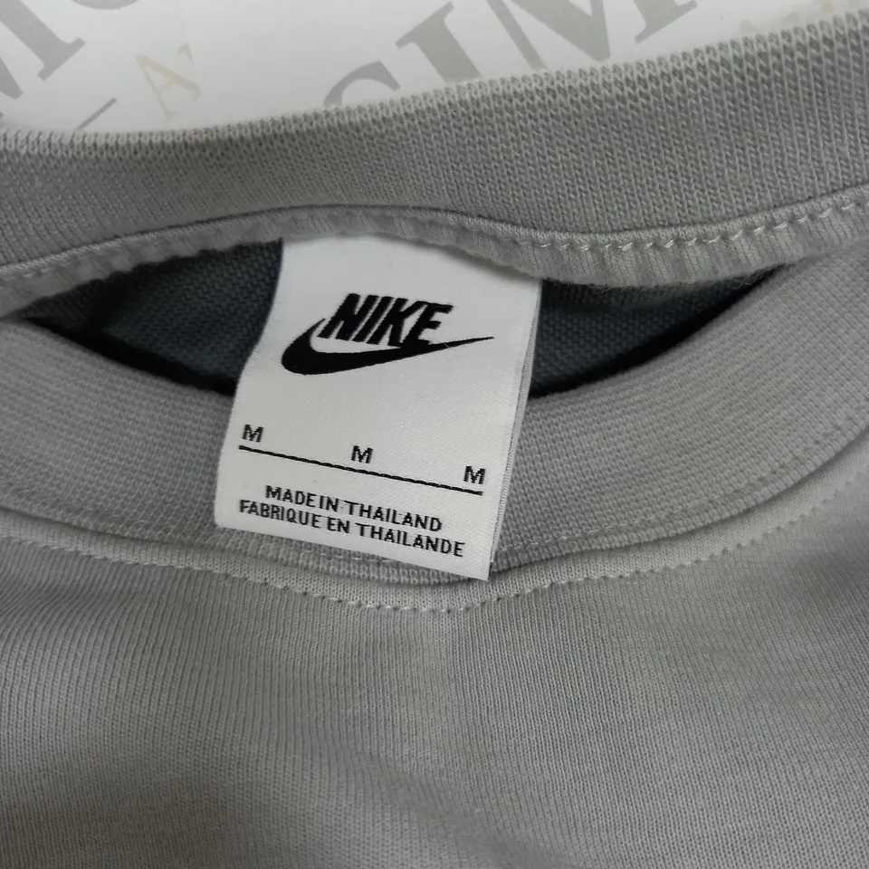 NIKE GREY LOGO JUMPER - MEDIUM 