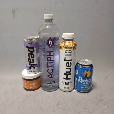 APPROXIMATELY 15 ASSORTED FOOD & DRINK ITEMS TO INCLUDE - HUEL SALTED CARAMEL , RUBICON MANGO , JUST BEE HONEY ETC