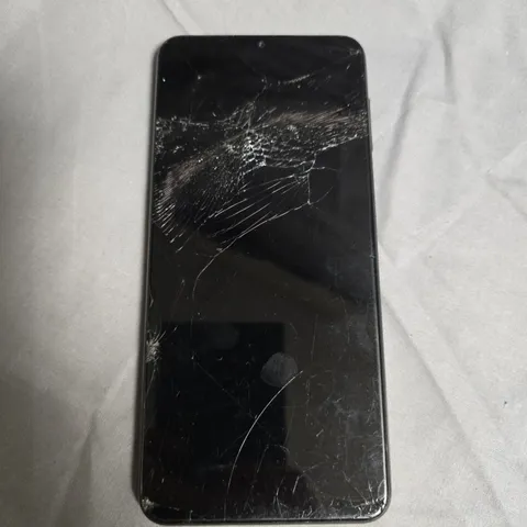 SAMSUNG GALAXY SMARTPHONE – BLACK, CRACKED SCREEN