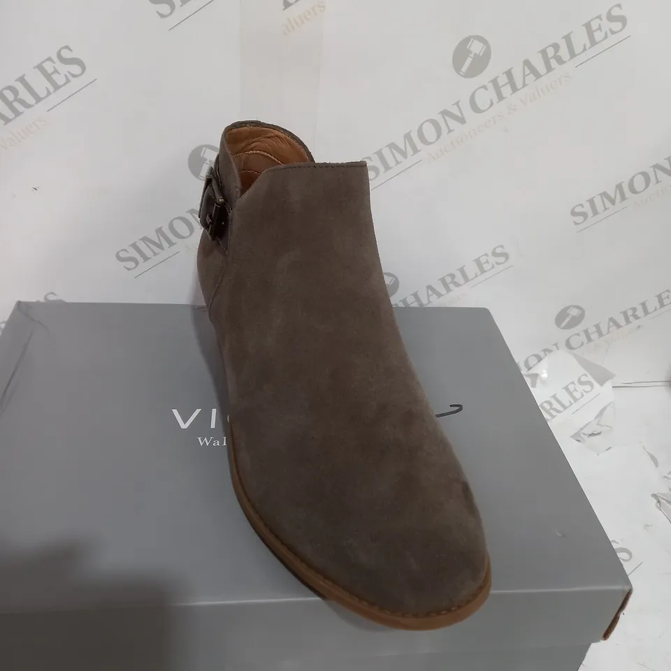 BOXED PAIR OF VIONIC ORTHOTIC MILLIE ANKLE BOOT W/ FMT TECHNOLOGY