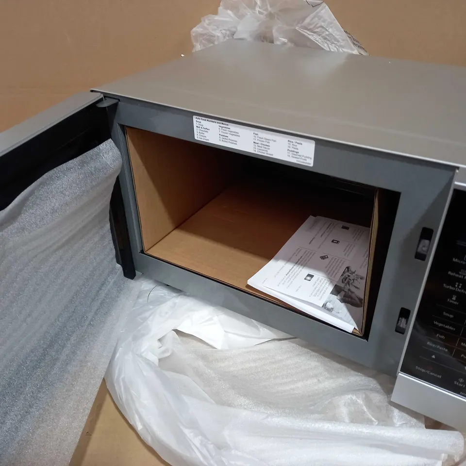 BOXED PANASONIC SILVER MICROWAVE OVEN