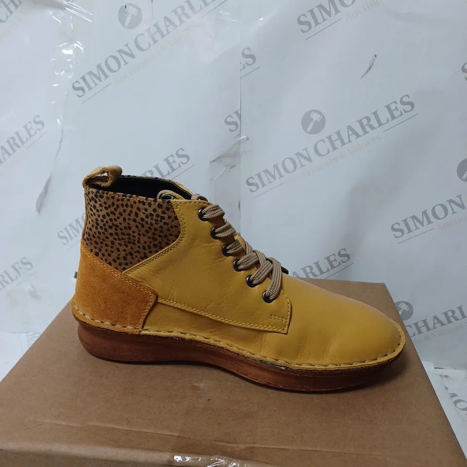 BOXED PAIR OF ADESSO LACE UP SHOES IN YELLOW SIZE 3