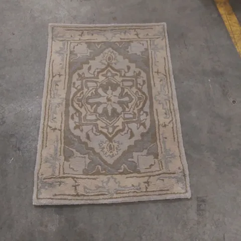 QUALITY ORIENTAL WOOL HAND TUFTED AREA RUG - APPROXIMATELY 93 x 63cm