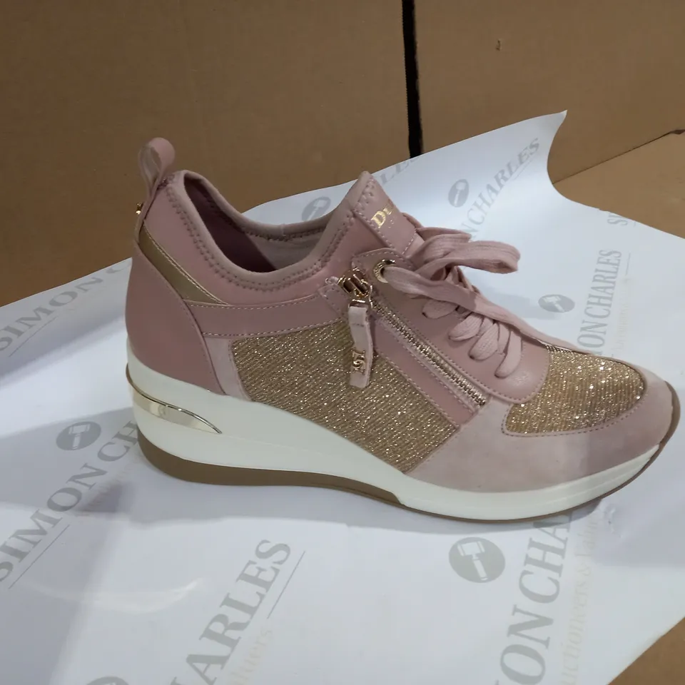 DUNNE PNK TRAINERS SIZE 8