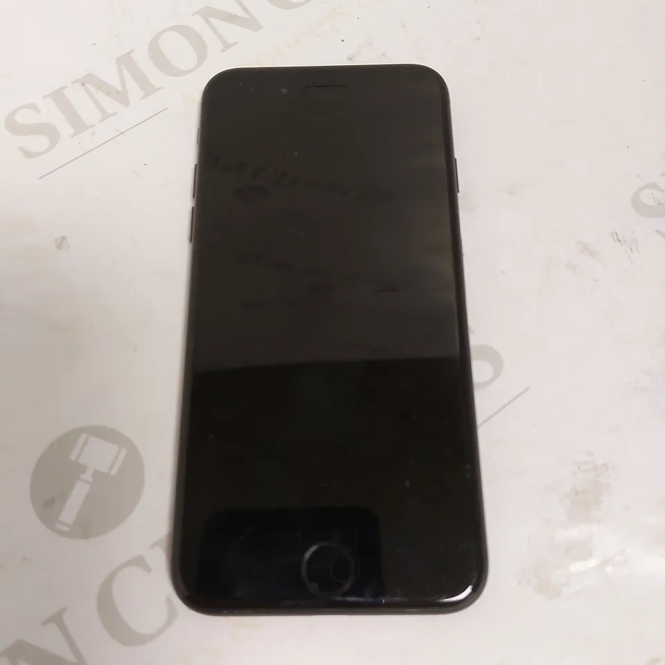 APPLE IPHONE 7 (A1778)