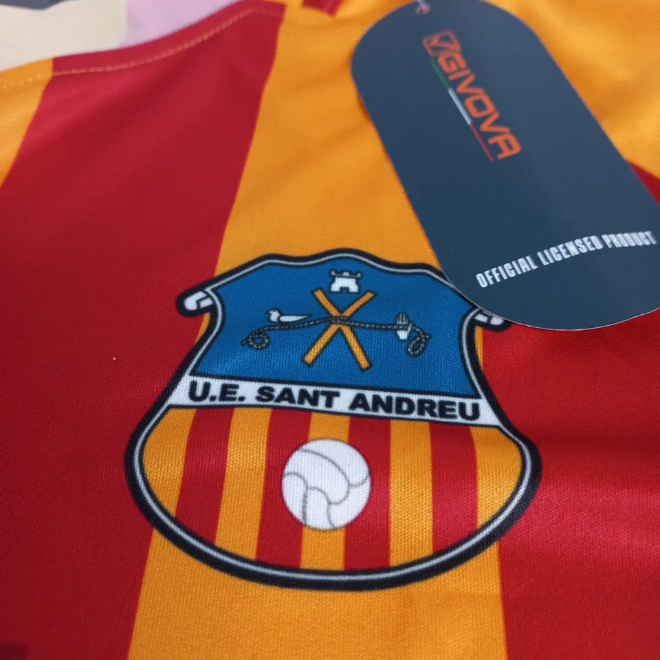 GIVOVA UE SANT ANDREU FOOTBALL SHIRT – ORANGE & RED STRIPES – UK 2XL (OFFICIAL LICENSED PRODUCT)