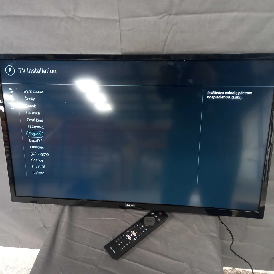 PHILIPS 32PFS6805 32 INCH FULL HD LED SMART TELEVISION WITH REMOTE CONTROL
