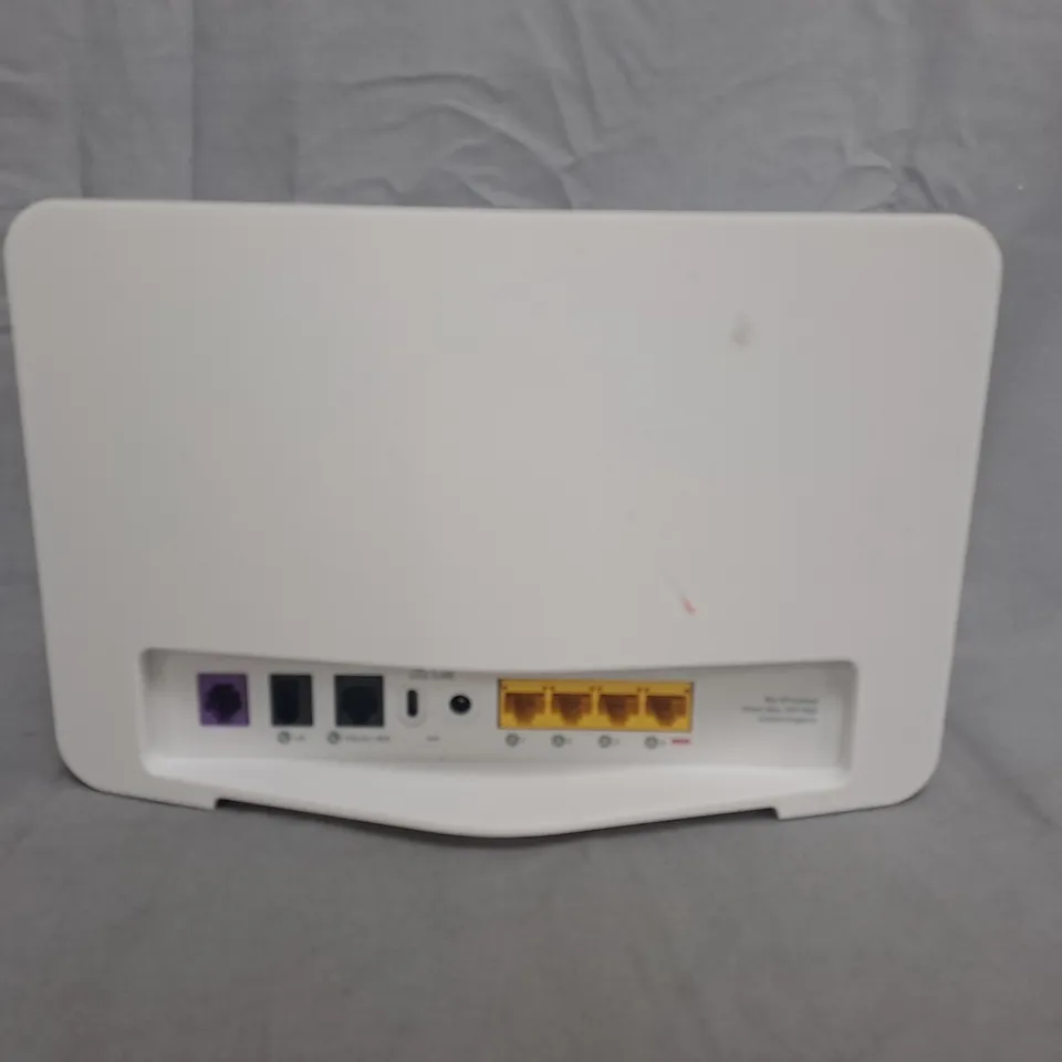 SKY SR213-02-UK-WHT WIRELESS ROUTER