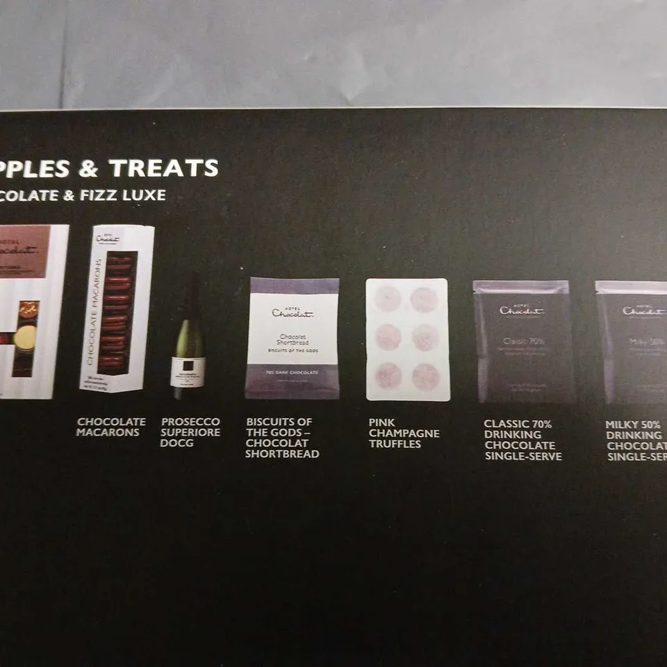 BOX OF HOTEL CHOCOLAT CHOC & FIZZ LUXE