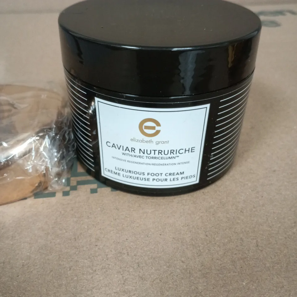 ELIZABETH GRANT CAVIAR FOOT CREAM WITH SCRUBBER – 